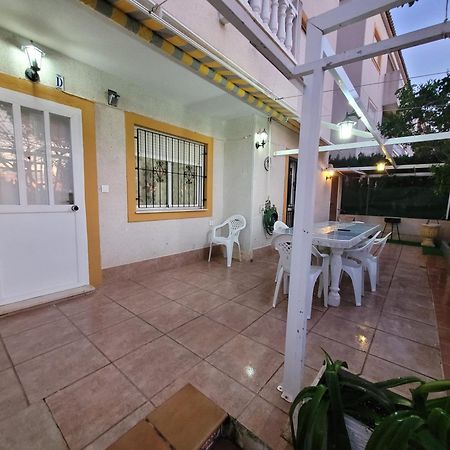 Apartamento Bajo Con Terraza Y Piscina Torrevieja Eksteriør billede