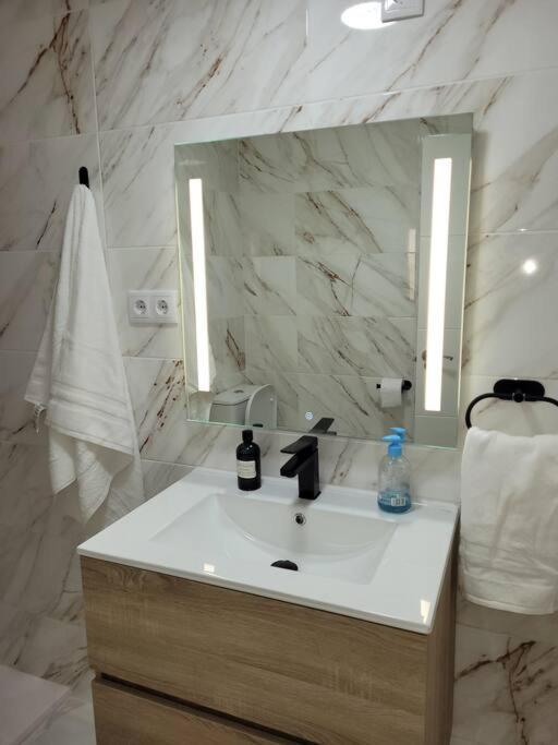Apartamento Bajo Con Terraza Y Piscina Torrevieja Eksteriør billede