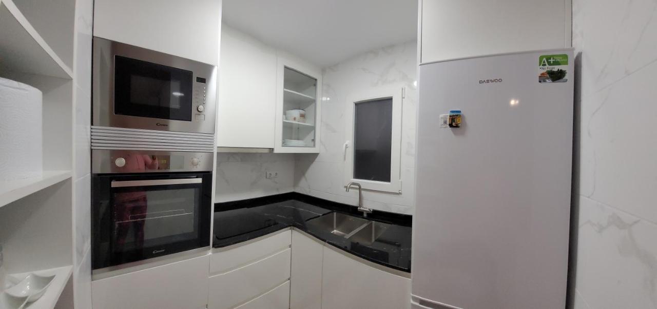 Apartamento Bajo Con Terraza Y Piscina Torrevieja Eksteriør billede