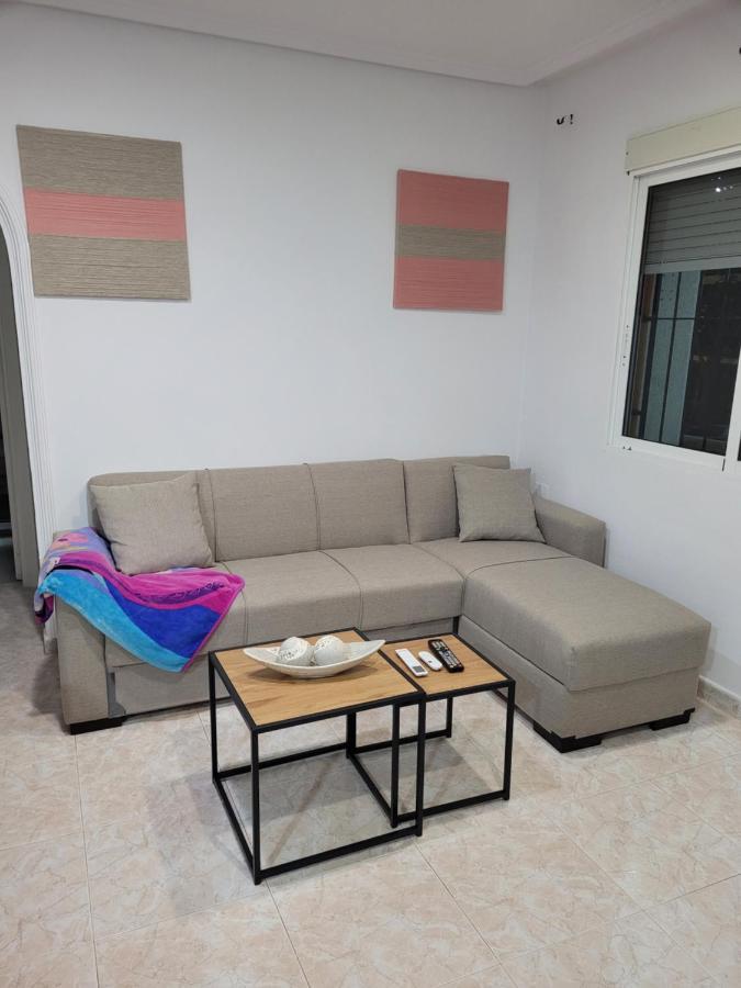 Apartamento Bajo Con Terraza Y Piscina Torrevieja Eksteriør billede