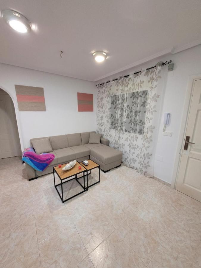 Apartamento Bajo Con Terraza Y Piscina Torrevieja Eksteriør billede