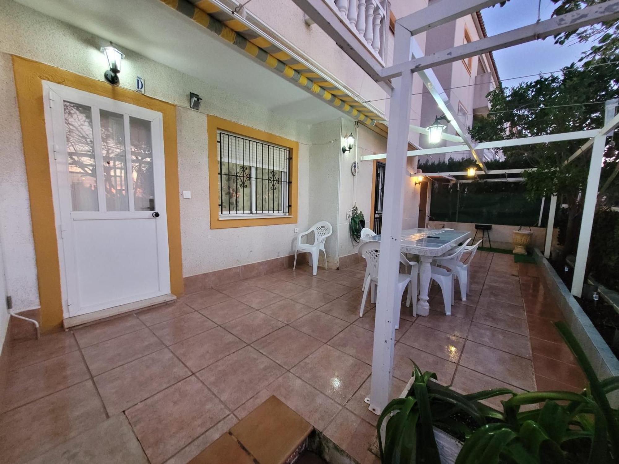 Apartamento Bajo Con Terraza Y Piscina Torrevieja Eksteriør billede