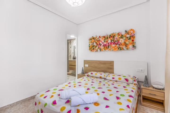 Apartamento Bajo Con Terraza Y Piscina Torrevieja Eksteriør billede